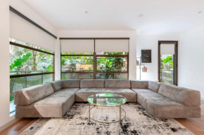 Stylish 2BR Modern Luxury Retreat in Hollywood